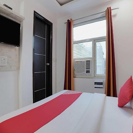 Hotel O Kanak Palace New Delhi Bagian luar foto
