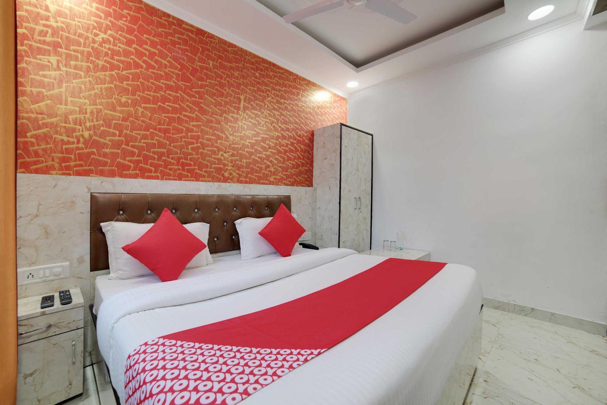 Hotel O Kanak Palace New Delhi Bagian luar foto
