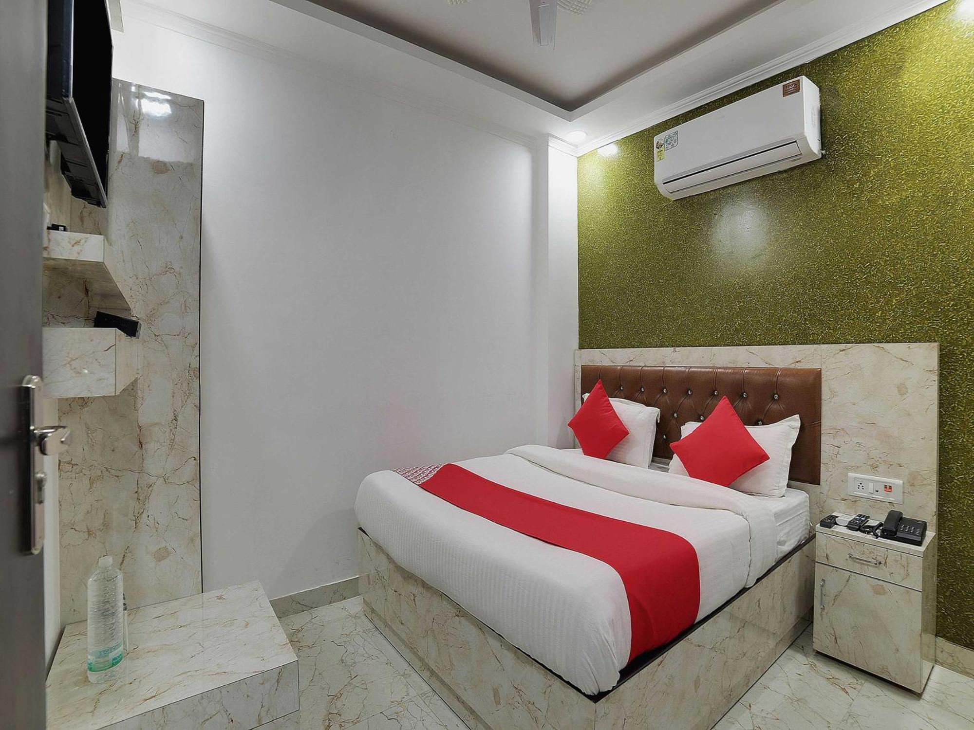 Hotel O Kanak Palace New Delhi Bagian luar foto
