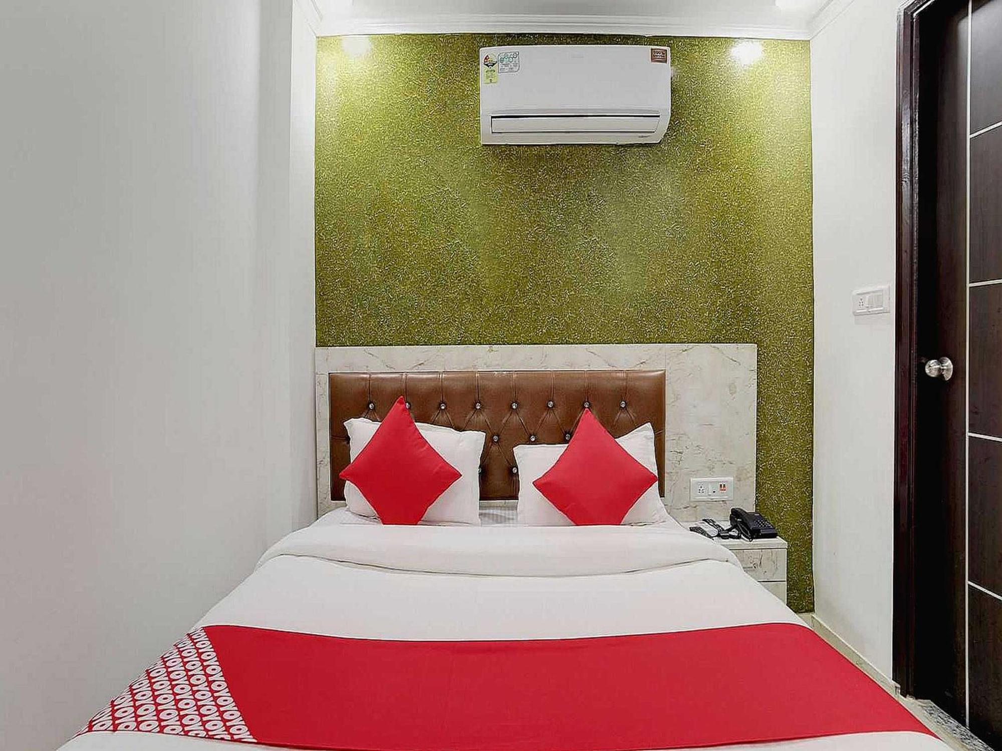 Hotel O Kanak Palace New Delhi Bagian luar foto