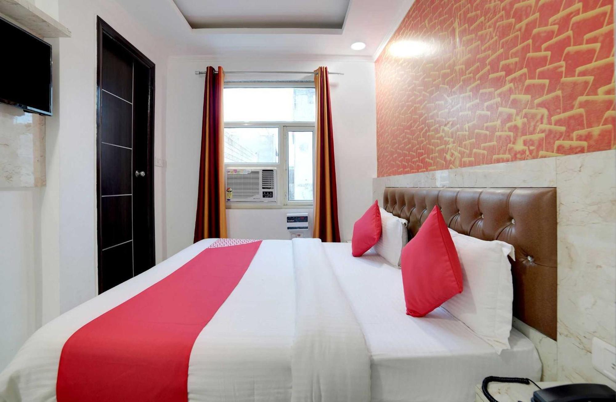 Hotel O Kanak Palace New Delhi Bagian luar foto