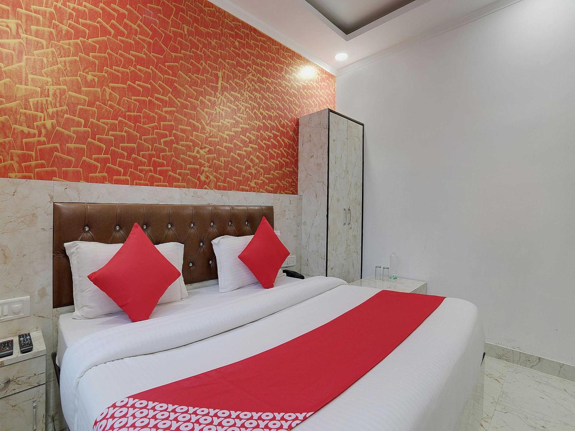 Hotel O Kanak Palace New Delhi Bagian luar foto