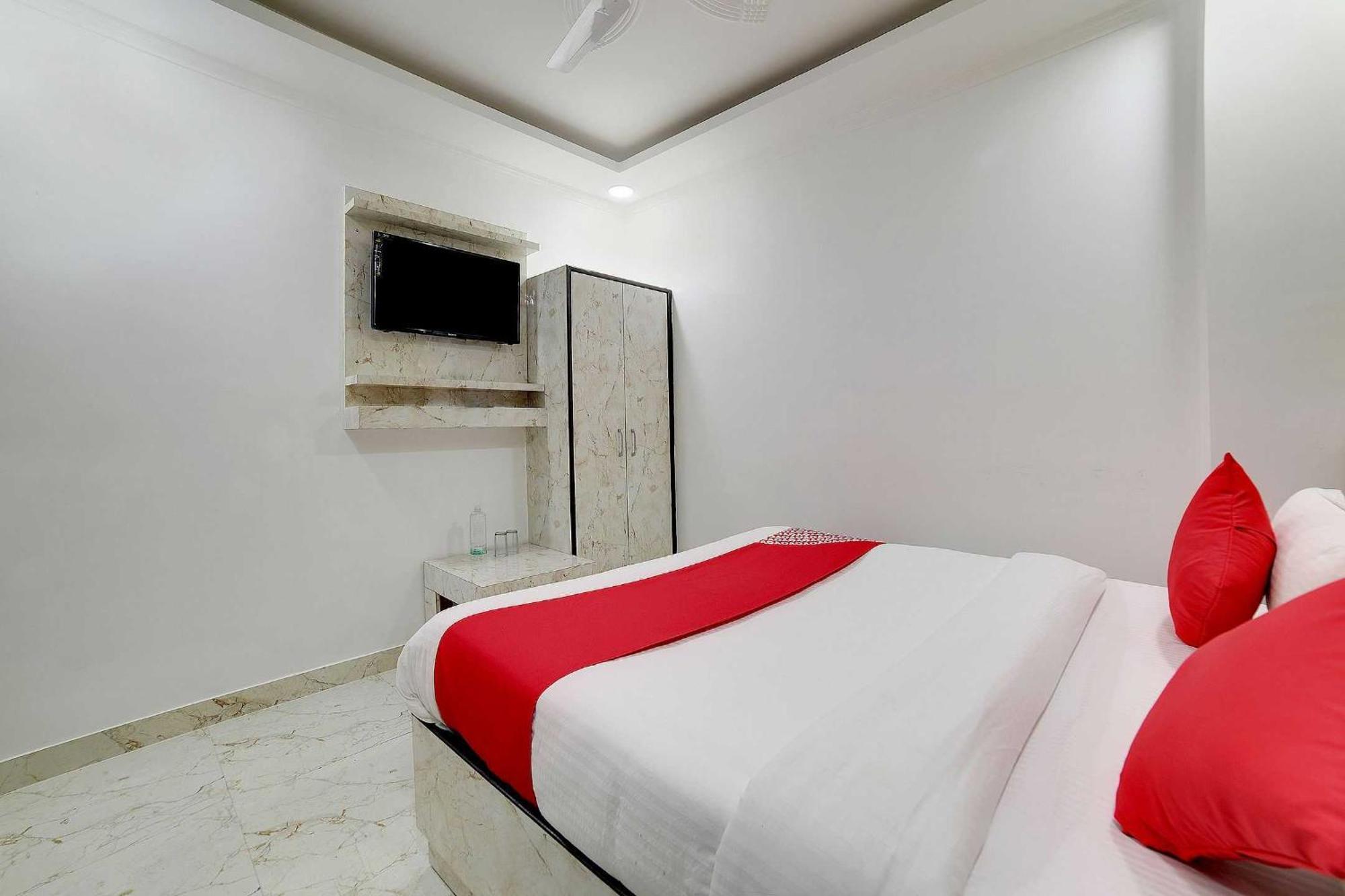 Hotel O Kanak Palace New Delhi Bagian luar foto