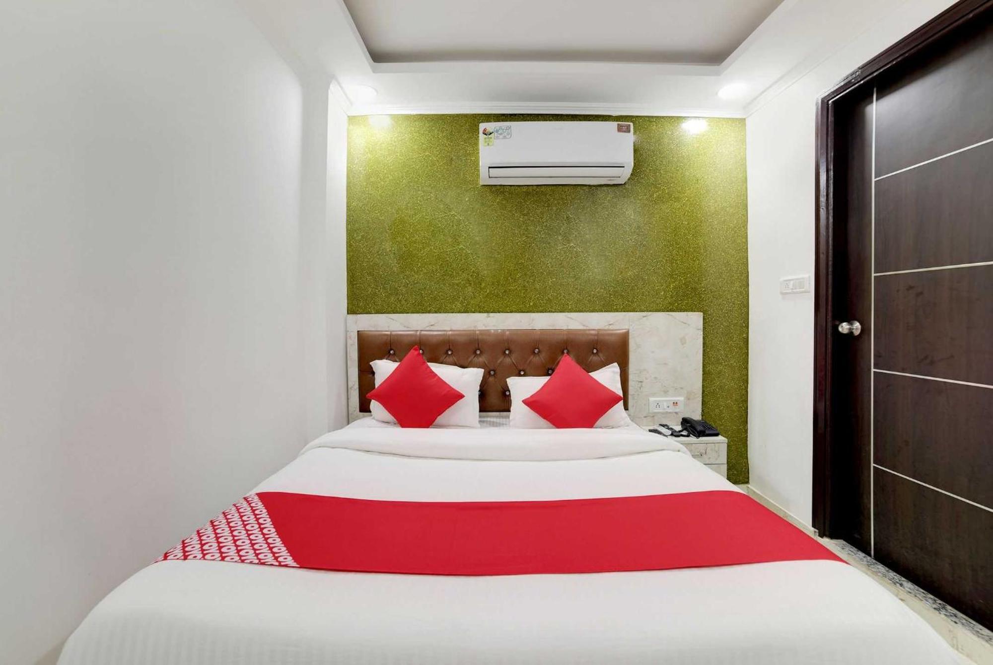 Hotel O Kanak Palace New Delhi Bagian luar foto