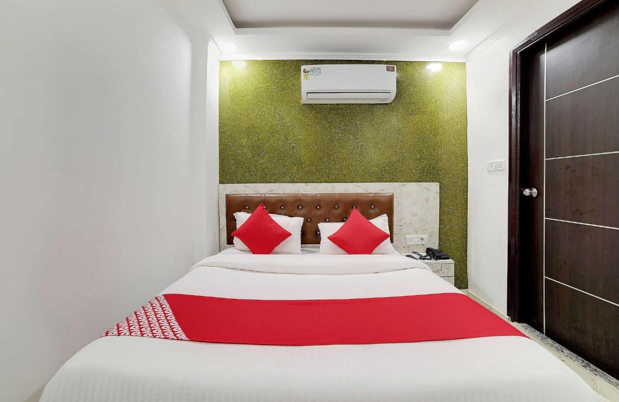 Hotel O Kanak Palace New Delhi Bagian luar foto