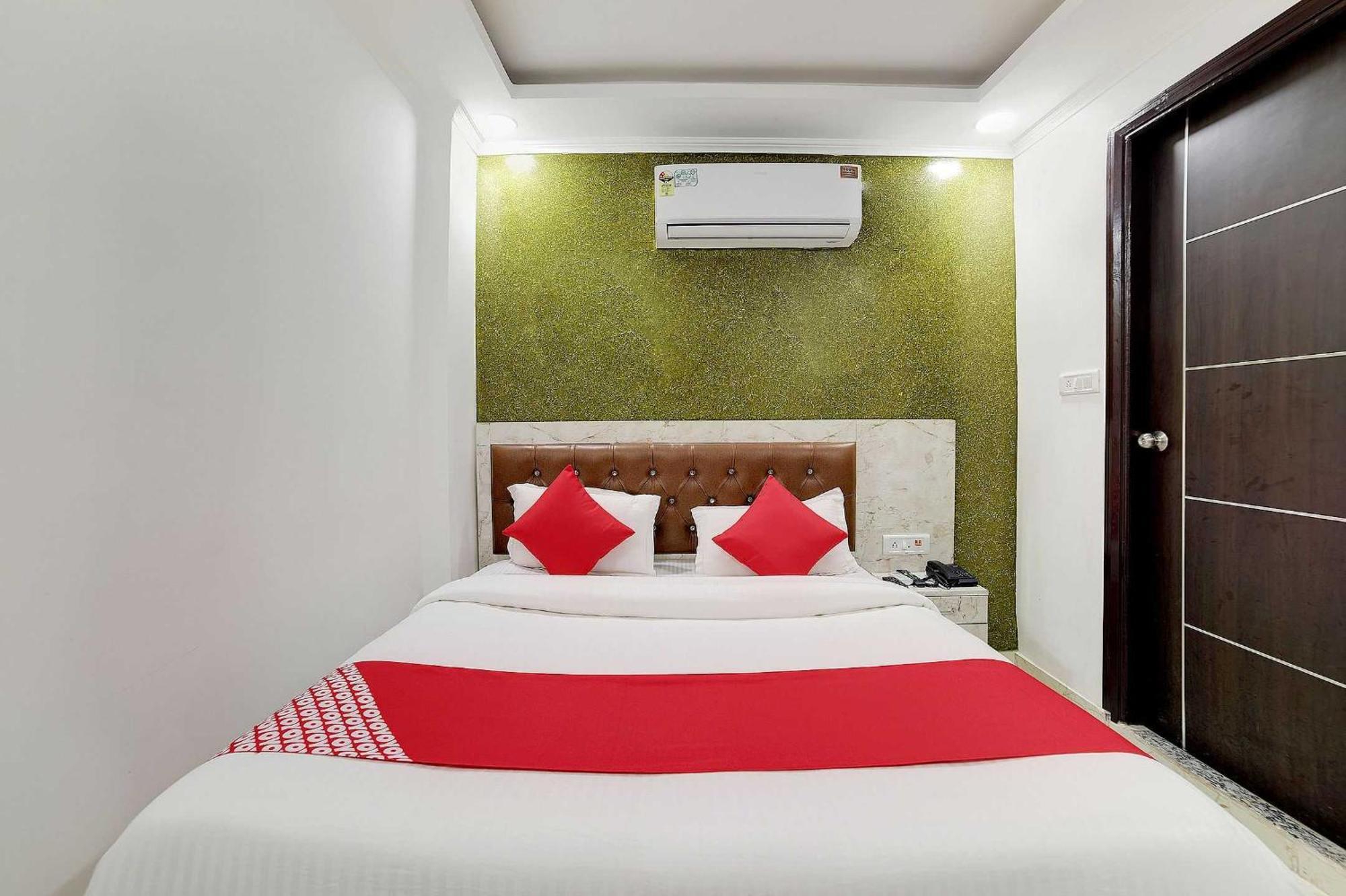 Hotel O Kanak Palace New Delhi Bagian luar foto