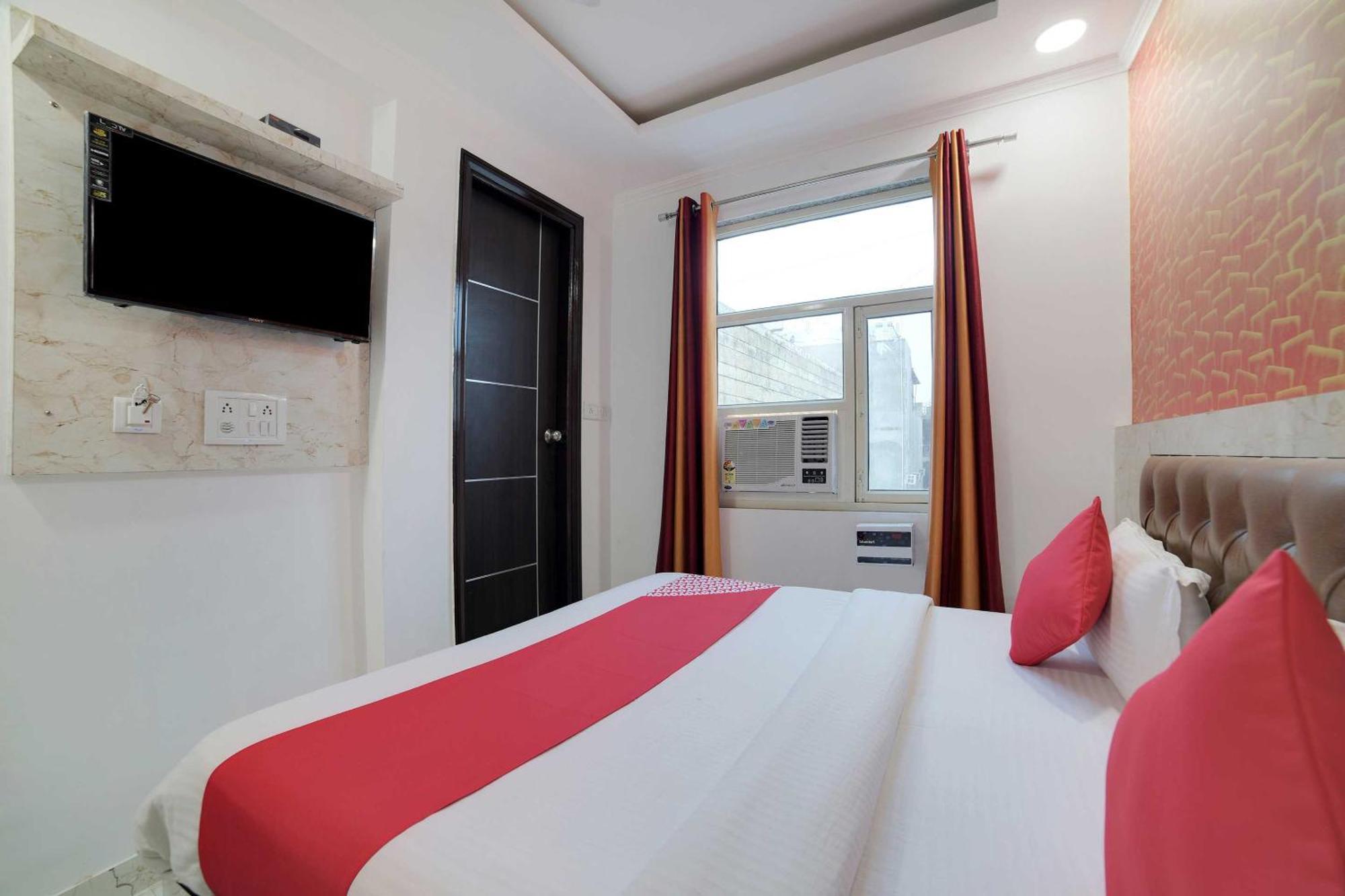 Hotel O Kanak Palace New Delhi Bagian luar foto